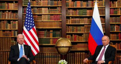 Встреча Байдена и Путина: переговоры президентов в “узком кругу” завершились