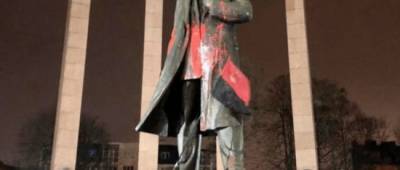 Во Львове вынесли приговор студенту, осквернившему памятник Бандере