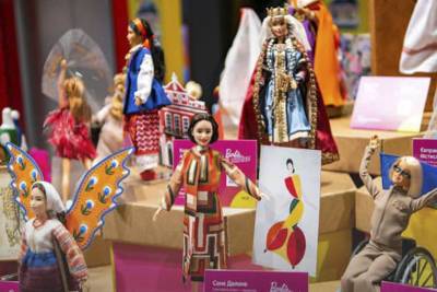 В Виннице устраивают выставку кукол Барби в образе известных украинских женщин