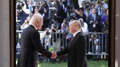 Россиян обвинили в давке на саммите в Женеве