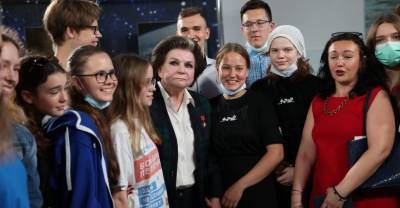 Валентина Терешкова в годовщину полёта в космос встретилась с активистами Российского движения школьников