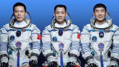 Китайский корабль с космонавтами успешно вышел на орбиту