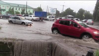 На Краснодарский край обрушился сильный дождь с градом