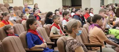 В красногорском летнем лагере провели патриотическую акцию «Улицы в лицах»
