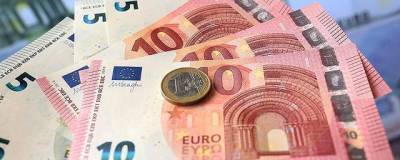 Стоимость евро находится ниже отметки в 87 рублей впервые с 17 марта