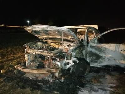 В Ленинском районе Астрахани ночью дотла сгорела иномарка