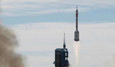 Китай запустил к своей станции корабль «Шэньчжоу-12» с космонавтами