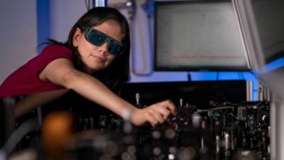 Люди смогут видеть в темноте: ученые создали специальные очки