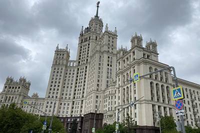 Москвичам рассказали о четырех самых высоких жилых домах XX века в столице
