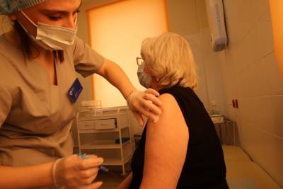 Инфекционист рассказал о роли вакцинации в борьбе с коронавирусом