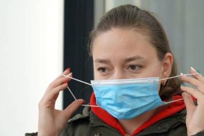 Нет фуд-кортам и барам: в Петербурге вступили в силу новые коронавирусные ограничения
