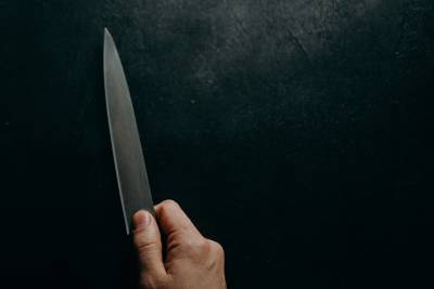 Полицейские задержали жителя Подмосковья, изрезавшего ножом мужчину