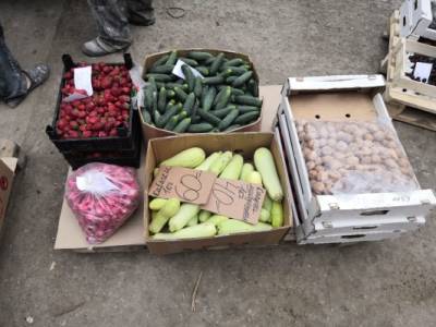 У уличных торговцев изъяли 500 килограммов фруктов и овощей