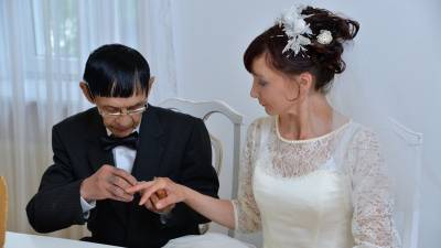 В Башкирии свадьбу сыграли 72-летний жених и 33-летняя невеста