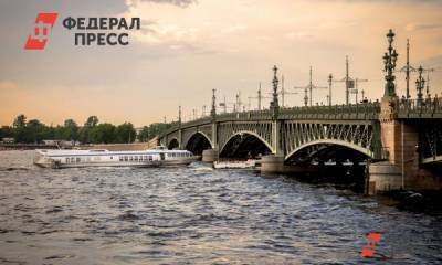 Троицкий мост в Петербурге разведут не по графику: причины