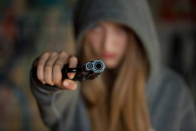 14-летняя девочка совершила вооруженное ограбление в Гиват-Шмуэле - news.israelinfo.co.il - округ Центральный