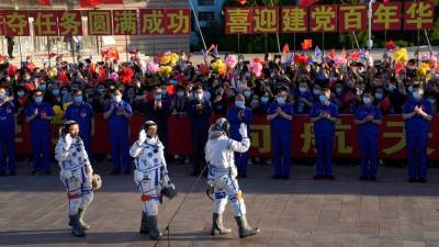 Китай запустил первый экипаж к своей космической станции