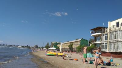 Украинцы не могут подойти к воде на популярном курорте: фото напасти