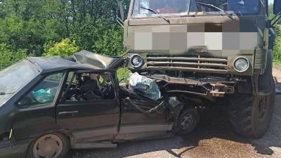 В Башкирии водитель легковушки погиб в аварии с грузовиком
