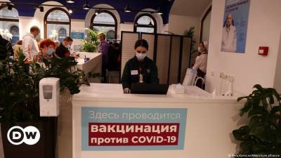 Комментарий: Обязательная вакцинация в Москве - вина и бессилие властей