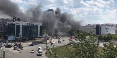 Новосибирские огнеборцы локализовали пожар на площади Карла Маркса