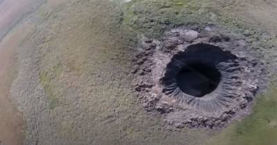 Взрывающаяся земля: почему на Ямале появляются гигантские кратеры