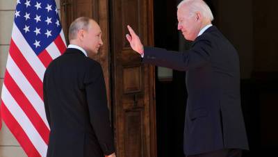 Байден посоветовал Путину подумать, нужно ли России увеличивать зависимость от Китая