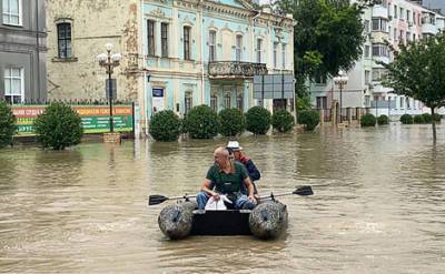 МЧС: Около 20 тысяч жителей Крыма остались без питьевой воды из-за подтопления насосных станций