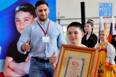 10-летний дагестанец установил мировой рекорд по отжиманиям - mirmol.ru - респ. Чечня - Югра