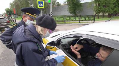 Вести-Москва. В Москве таксистов с иностранными правами отключат от заказов