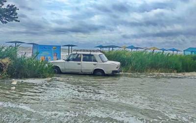Пляжи Бердянска и Кирилловки ушли под воду
