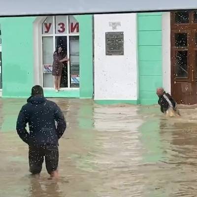 Мощные ливни оставили без воды почти 20 тысяч жителей Керчи