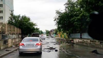 Видео из Сети. Затопленный Ростов: из-за непогоды в городе произошло более 176 происшествий
