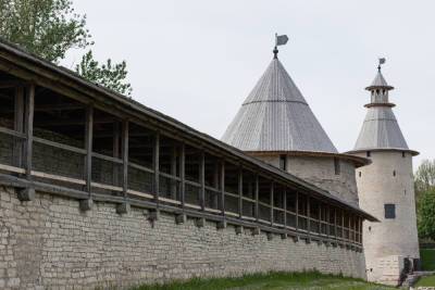 В пятницу псковский музей закрывает для посещения экспозиции и выставки