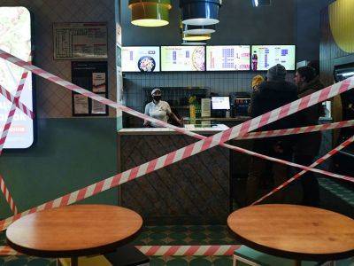 Рестораторы Москвы предложили сделать зоны для привитых граждан