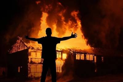 «Сгорите, твари»: невельчанин попытался заживо сжечь свою сожительницу и пятерых детей