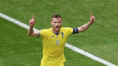 Сборная Украины забила два мяча уже в первом тайме матча с Северной Македонией