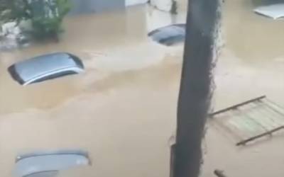 Наводнение в Крыму: Керчь ушла под воду (видео)