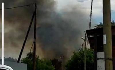 В Тюмени загорелся дом: очевидцы говорят о сильном задымлении