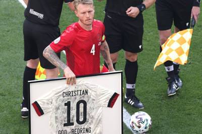 Игроки сборных Бельгии и Дании провели акцию в поддержку Эриксена в матче Евро
