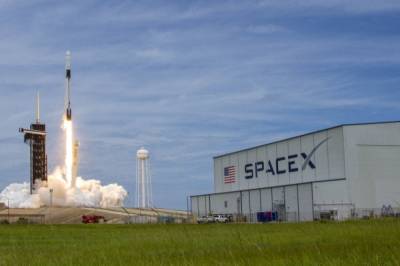 SpaceX запустила на орбиту навигационный спутник третьего поколения