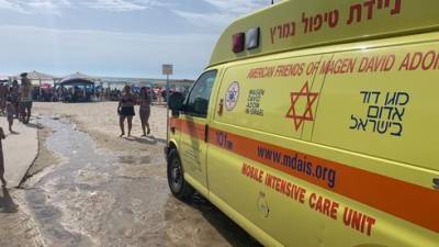 8-летний ребенок захлебнулся в море у дикого пляжа возле Кейсарии