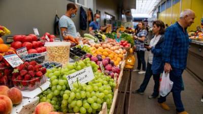 Какие летние овощи и фрукты помогут в борьбе с вирусами – диетолог