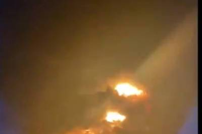 СМИ: Площадь пожара на металлобазе в Москве возросла до 1 тысячи квадратных метров