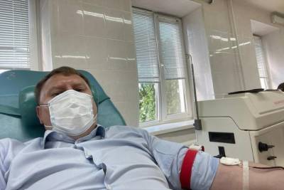 Глава администрации Пскова стал донором крови