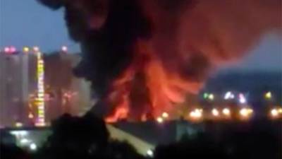 Пожар произошел на металлобазе в Москве