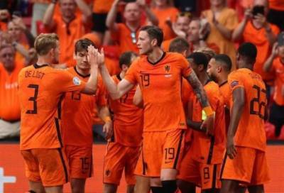 Нидерланды блестяще сразились с Австрией и вышли в плей-офф