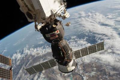 Роскосмос озвучил подробности поисков трещин на МКС
