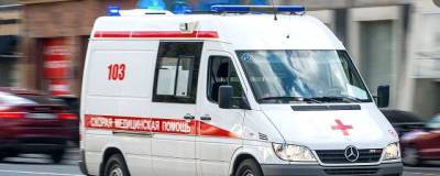 Из движущегося автобуса выпала 84-летняя жительница Новосибирска