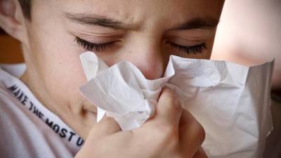 Роспотребнадзор дал рекомендации при гриппе и COVID-19 у членов семьи